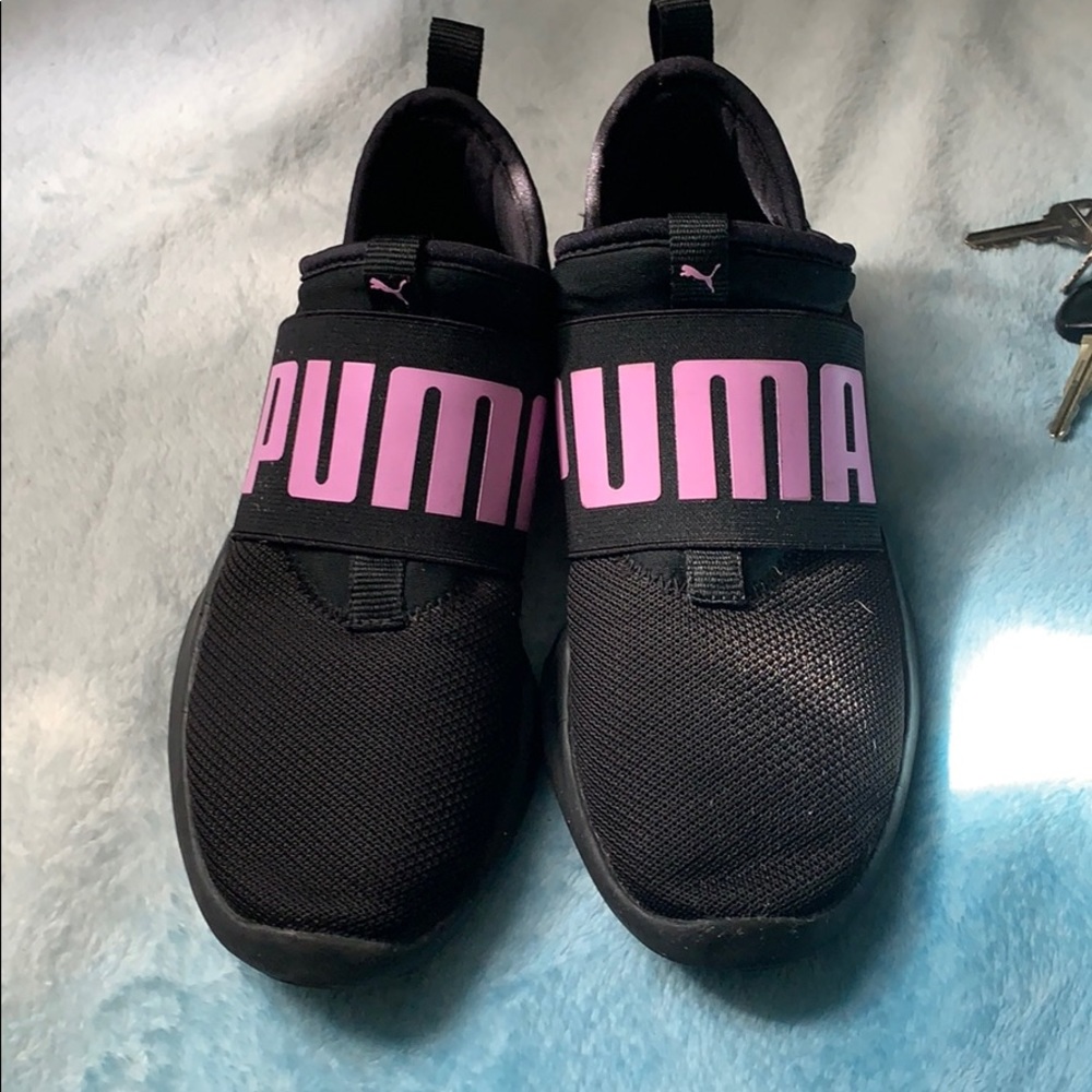 Girls size 4 puma